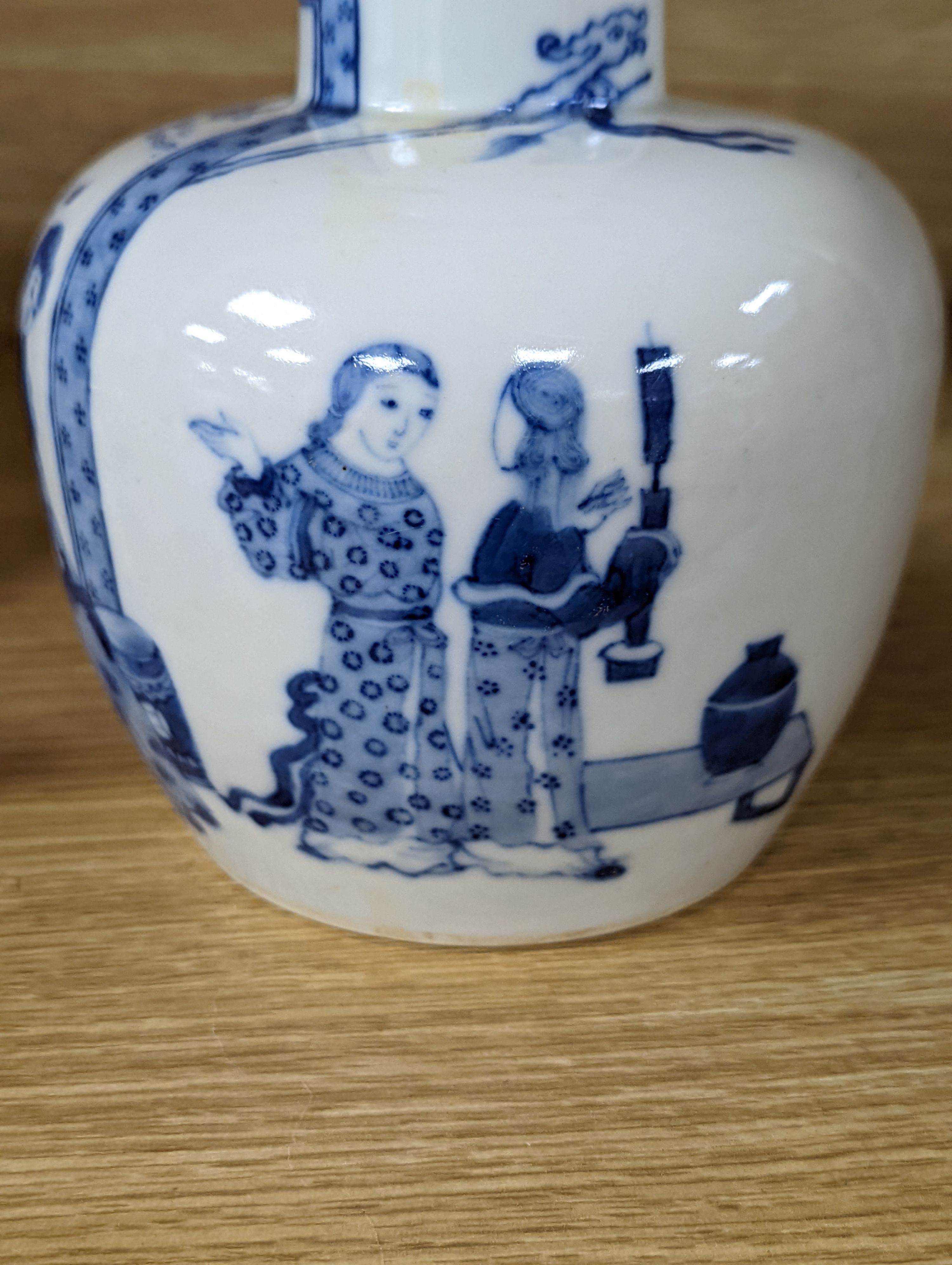 A 19th century Chinese blue and white vase, 20cm